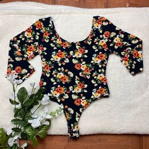 Long sleeve Floral BodySuit Size Large